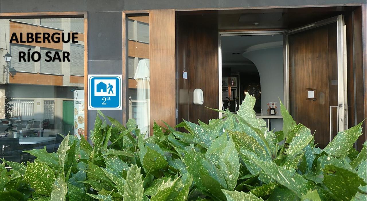 Albergue Cafeteria Rio Sar 帕德隆 外观 照片